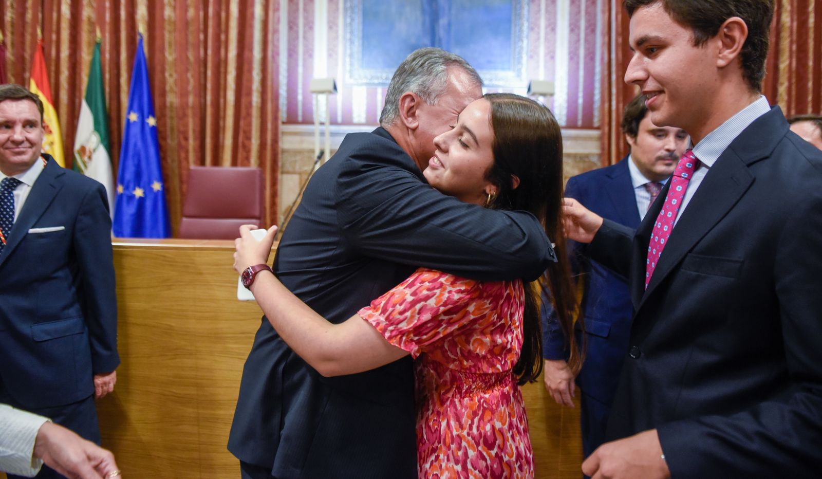 La investidura de José Luis Sanz como alcalde de Sevilla, en imágenes