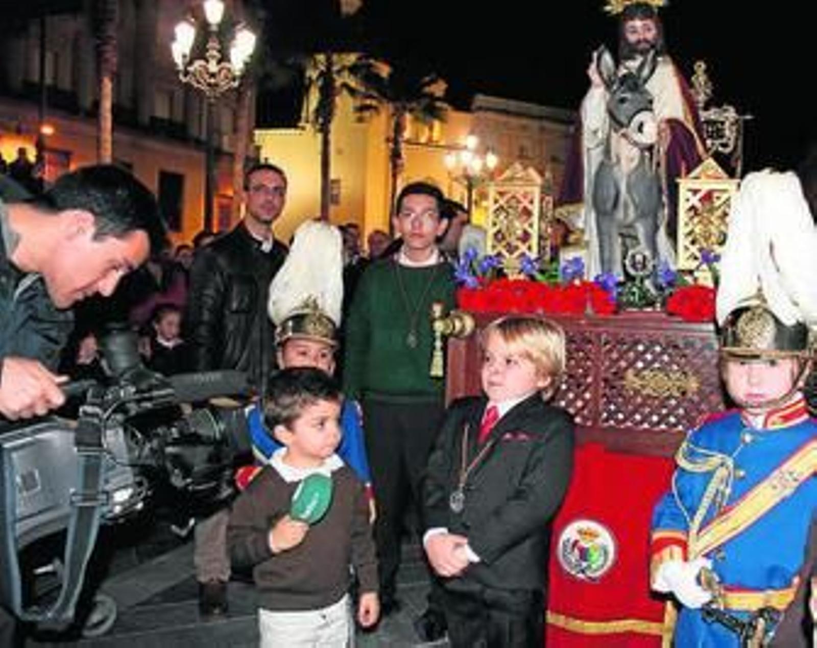 Huelva TV promovió ayer la salida de la Borriquita del María Inmaculada.
