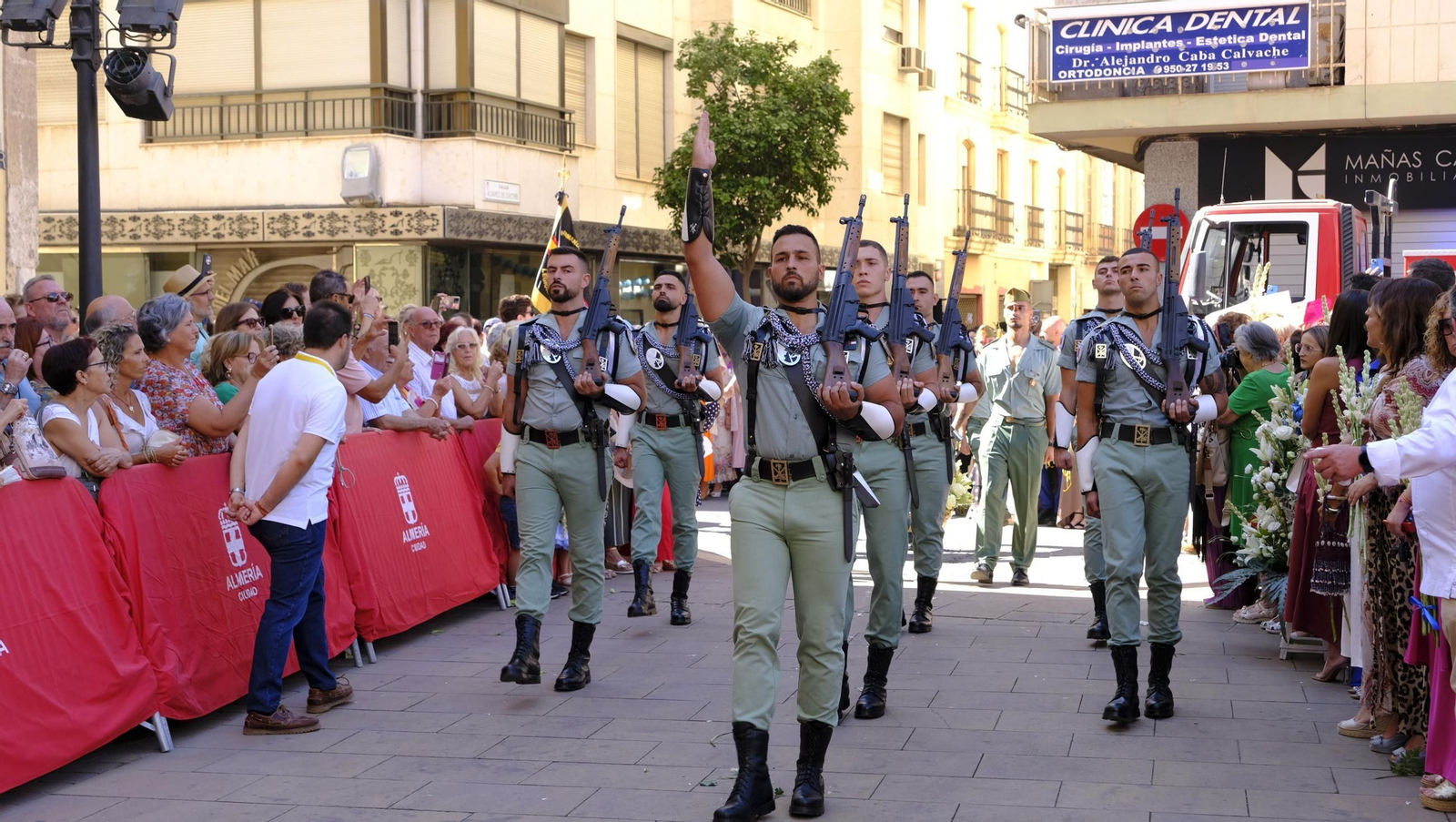 La ofrenda floral a la Virgen del Mar en la Feria de Almería 2025, en imágenes
