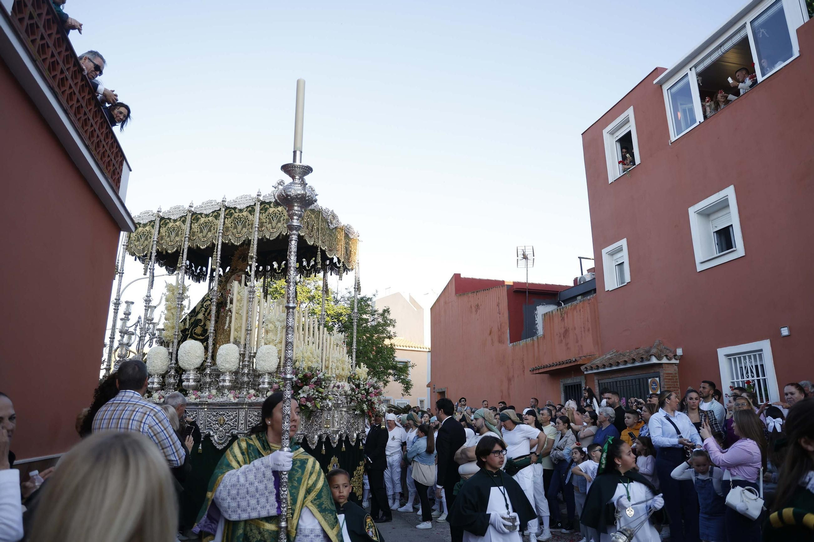 Fotos del Viernes Santo en La Línea: Cristo del Mar, Soledad y Santo Entierro, Cristo del Amor y Amargura