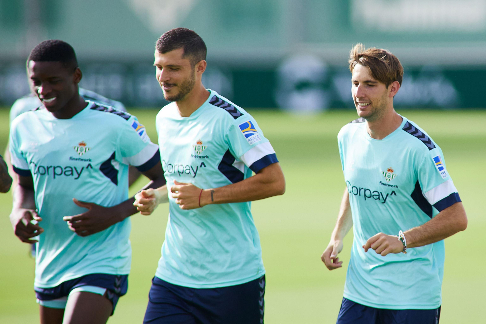 Guido, en un entrenamiento con Luiz henrique y Miranda.