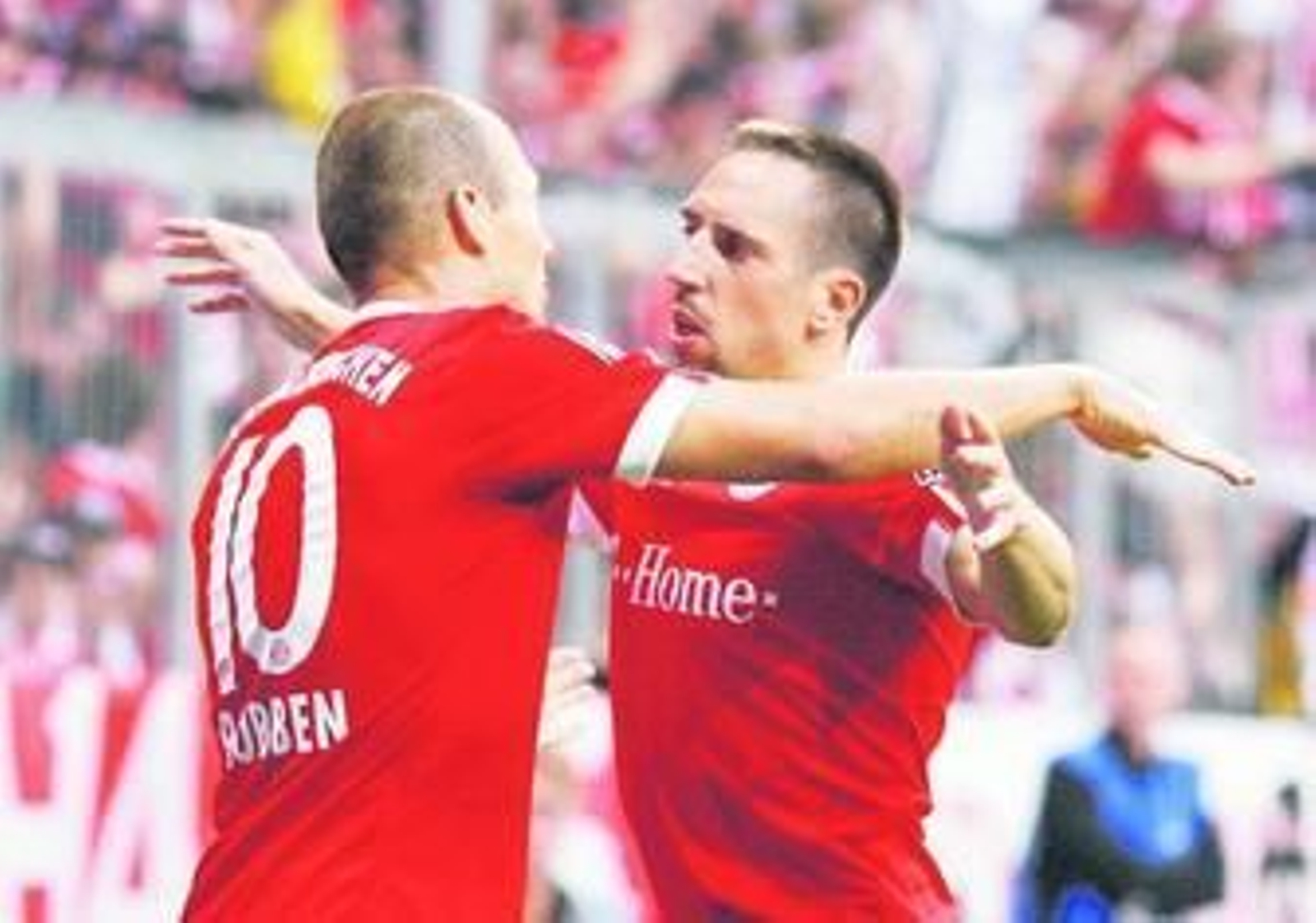 Robben y Ribery celebran uno de los tantos del holandés.
