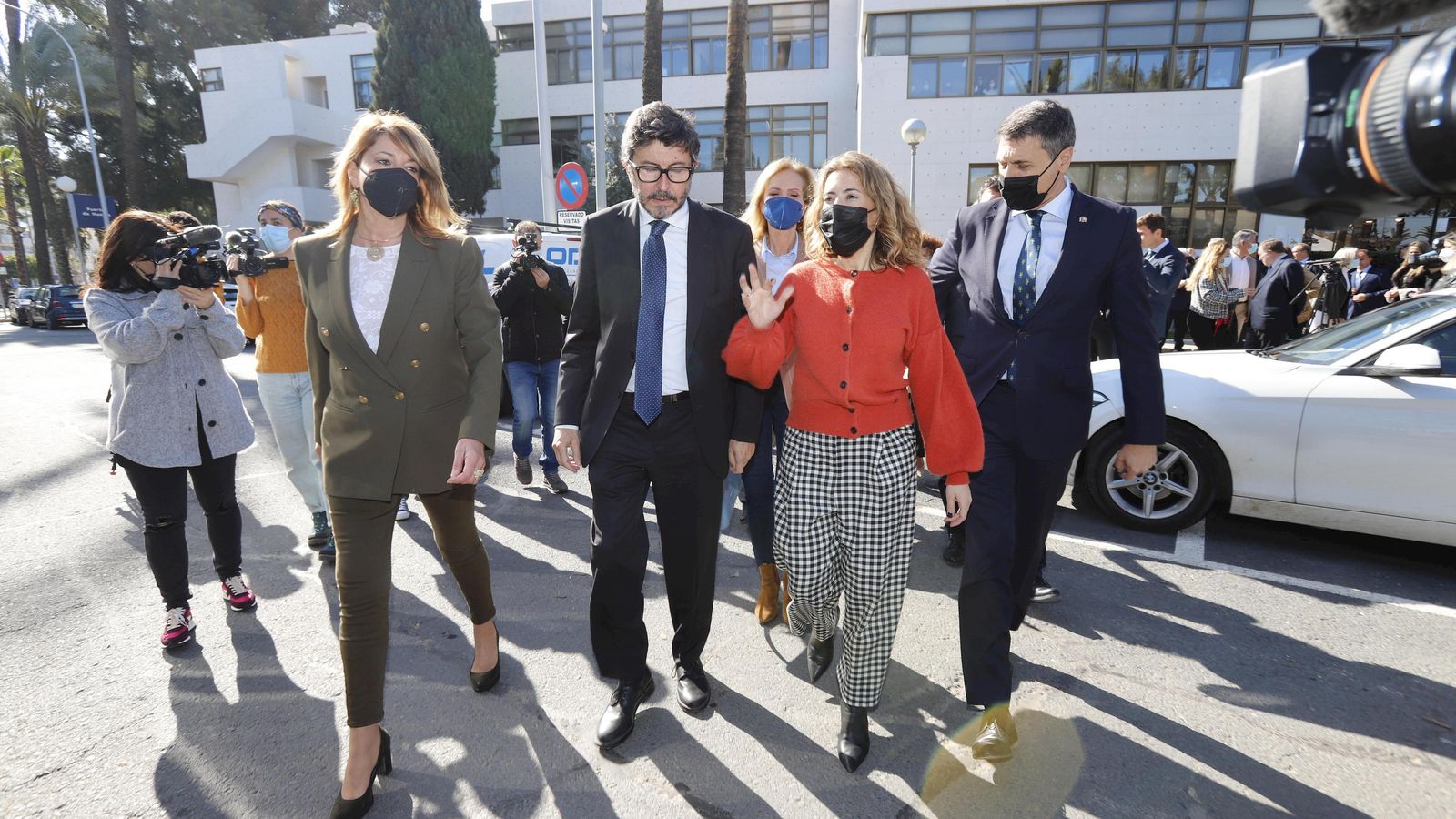 Raquel Sánchez junto a Pilar Miranda y Álraro Rodríguez, presidente de Puertos del Estado y el delegado del Gobierno en Andalucía. Raquel Sánchez junto a Pilar Miranda y Álraro Rodríguez, presidente de Puertos del Estado y el delegado del Gobierno en Andalucía.
