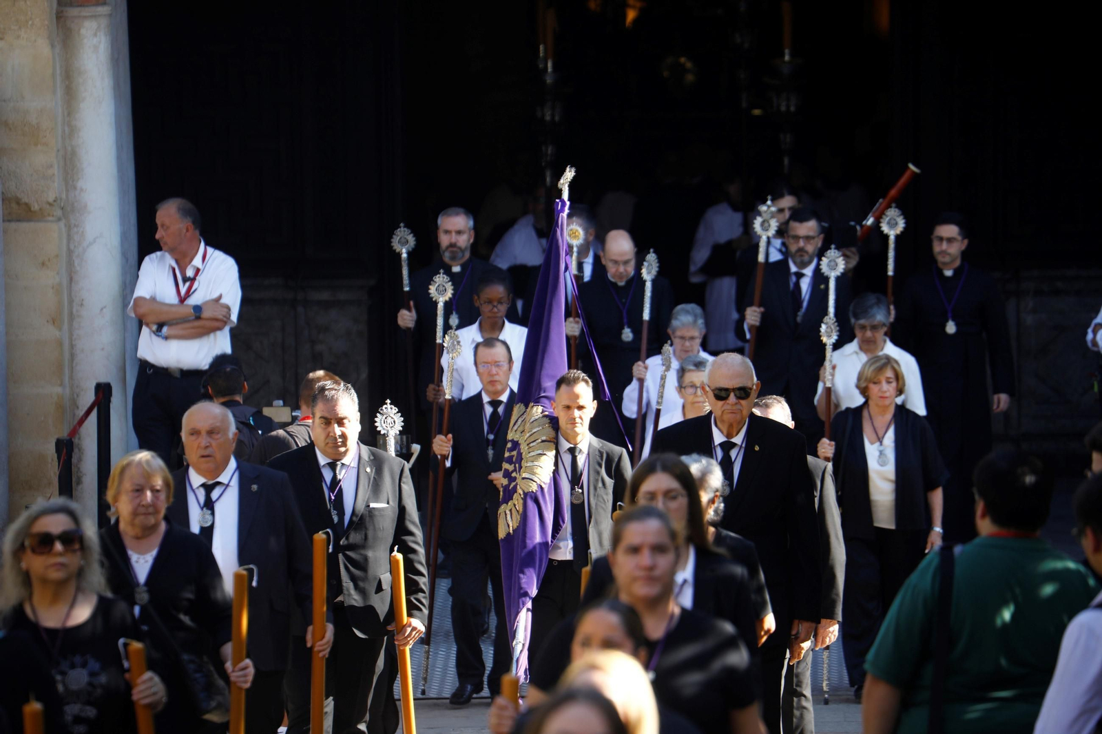 Las mejores fotos de los traslados de regreso de las hermandades tras el Magno Vía Crucis de Córdoba