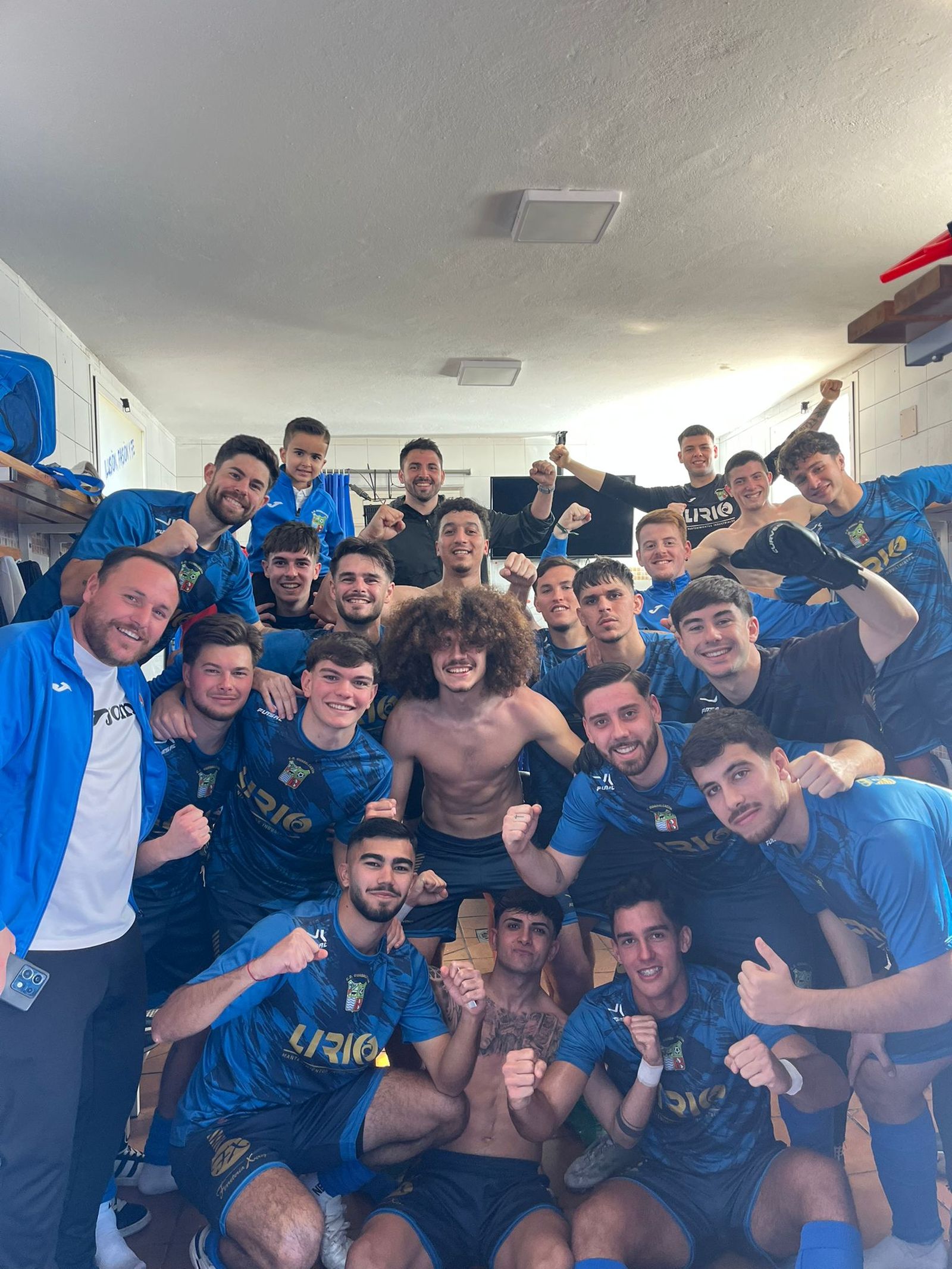 El Guadalcacín, segundo tras golear al Ciudad de Cádiz.