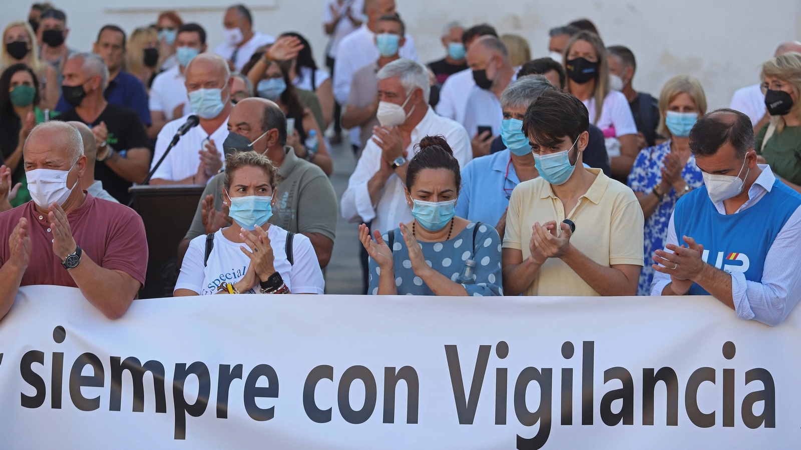 Fotos de la concentración en homenaje a José Luis Domínguez Iborra en Algeciras