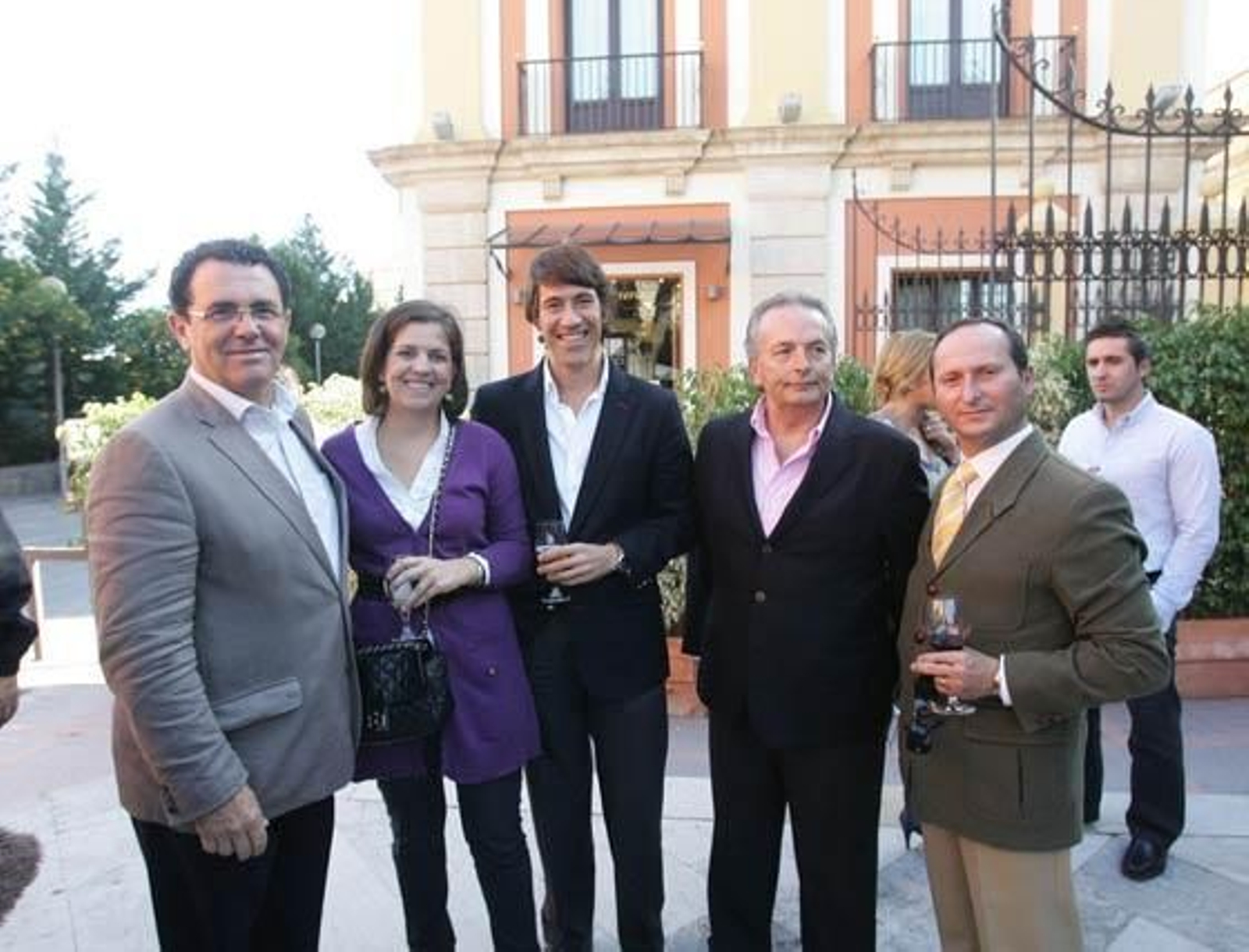 El Hotel Los Jándalos acoge la ceremonía de investidura de Emilio Viquiera, director deportivo del Xerez, como nuevo cofrade honorífico de la Cofradía del Botillo

Foto: Pascual