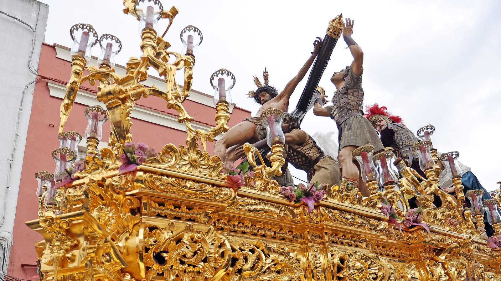 La lluvia apareció en la tarde del Viernes Santo