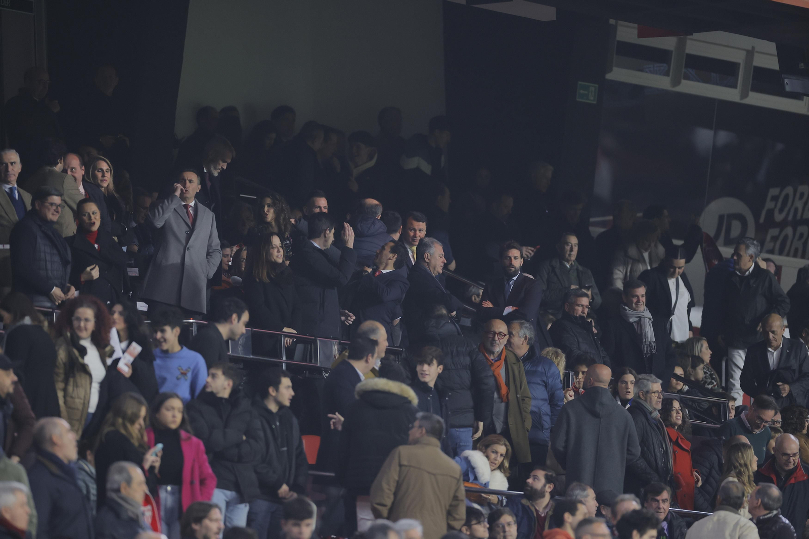 Búscate en las fotos del Sevilla-Alavés