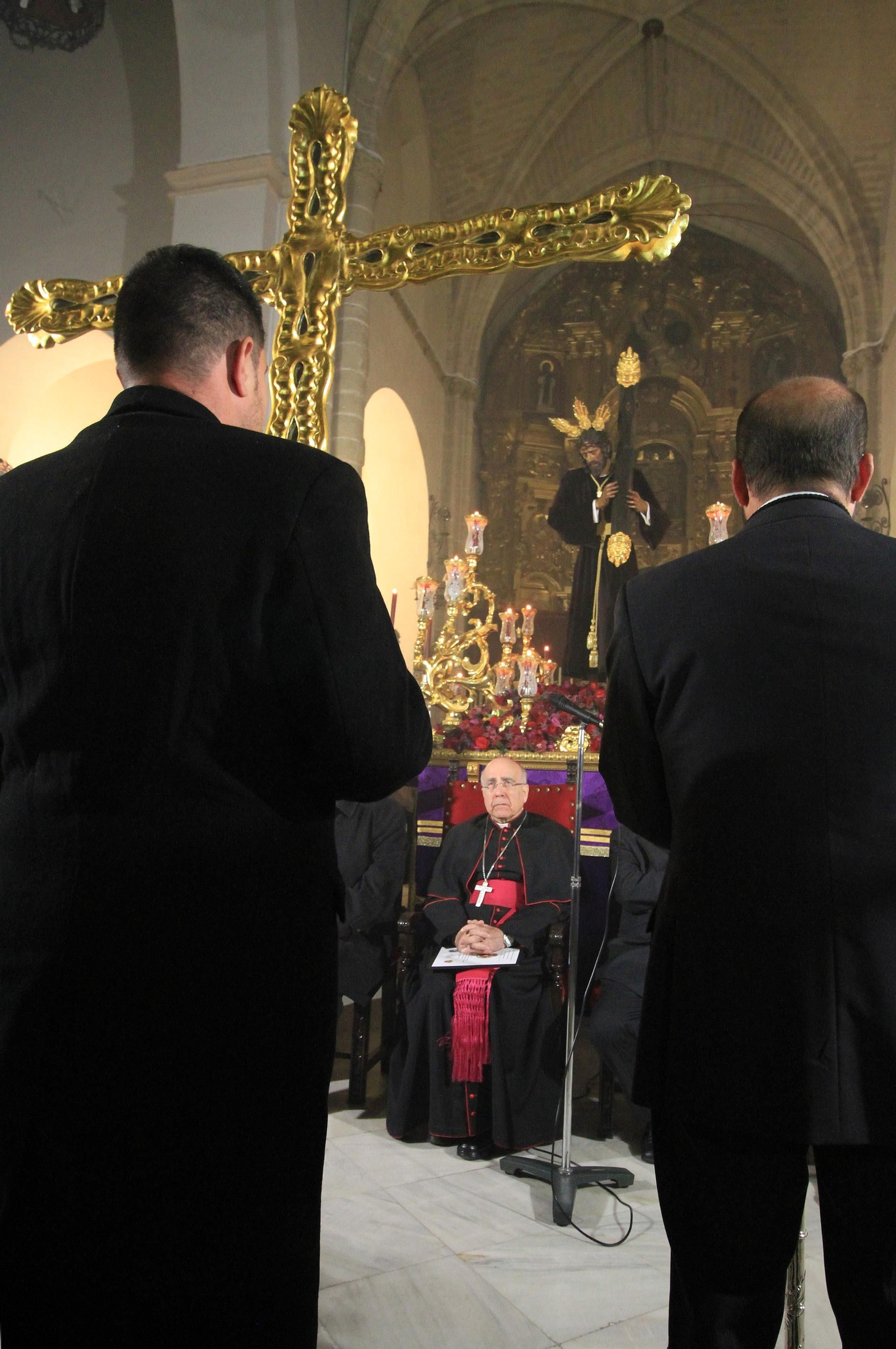 Imágenes del Vía Crucis Oficial de la Semana Santa presidido por el Señor de Pasión