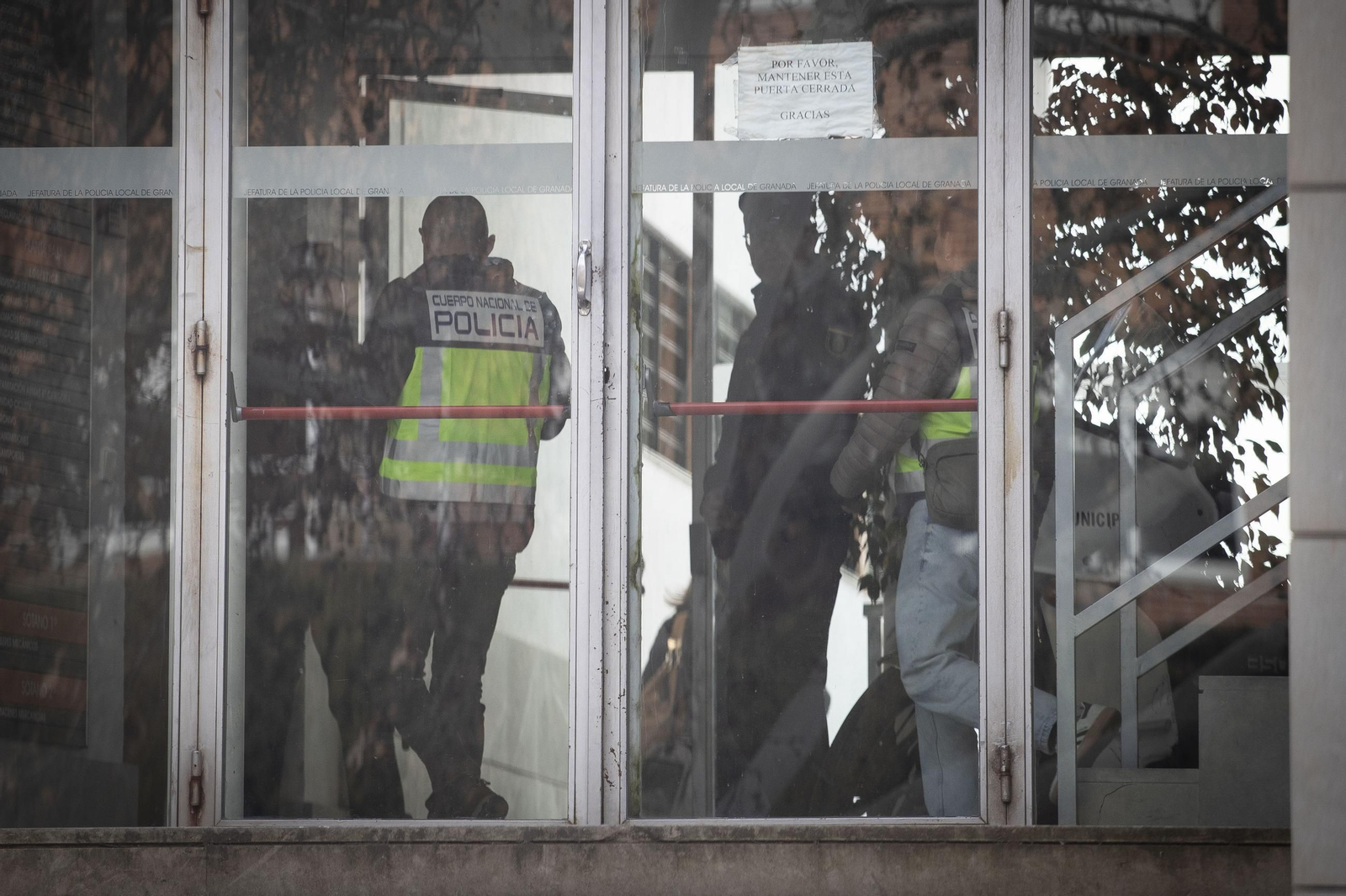 Registro de la Policía Nacional en la jefatura de la Policía Local de Granada