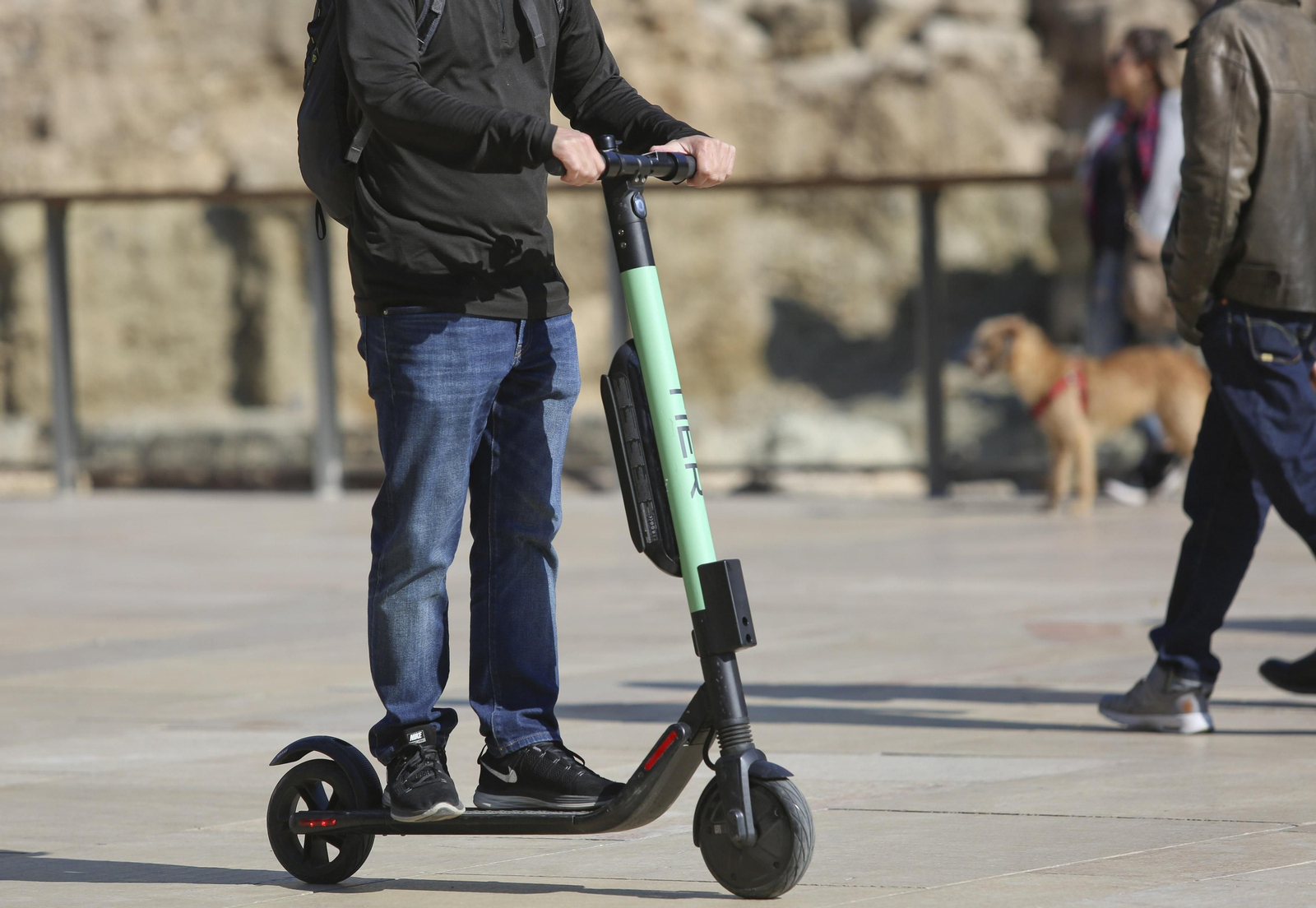 Alerta en Cádiz ante el aumento de la cifra de heridos por accidentes de patinetes