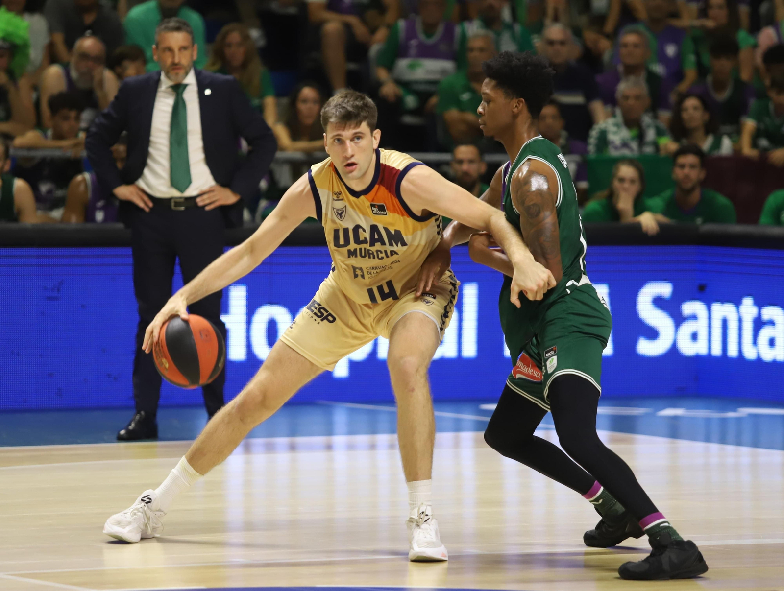 El quinto partido entre el Unicaja y el UCAM Murcia, en imágenes