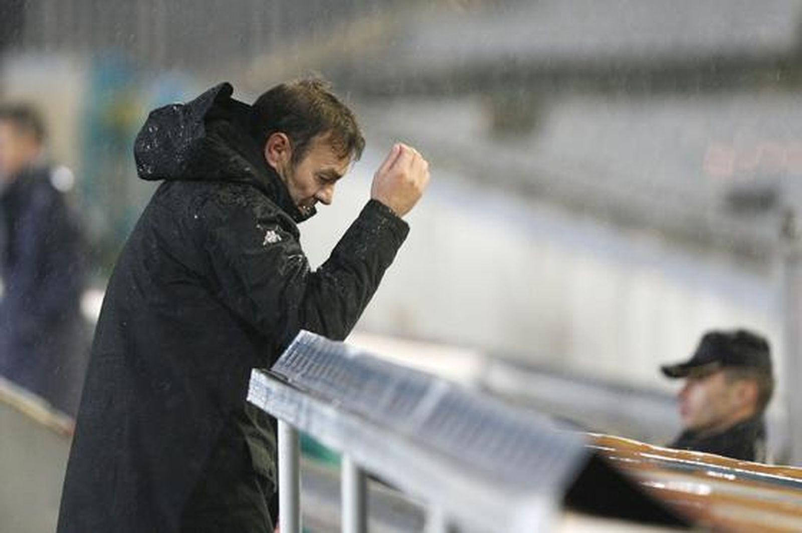 El Córdoba vence al Valladolid 1-0 bajo un diluvio en el Arcángel. / José Martínez