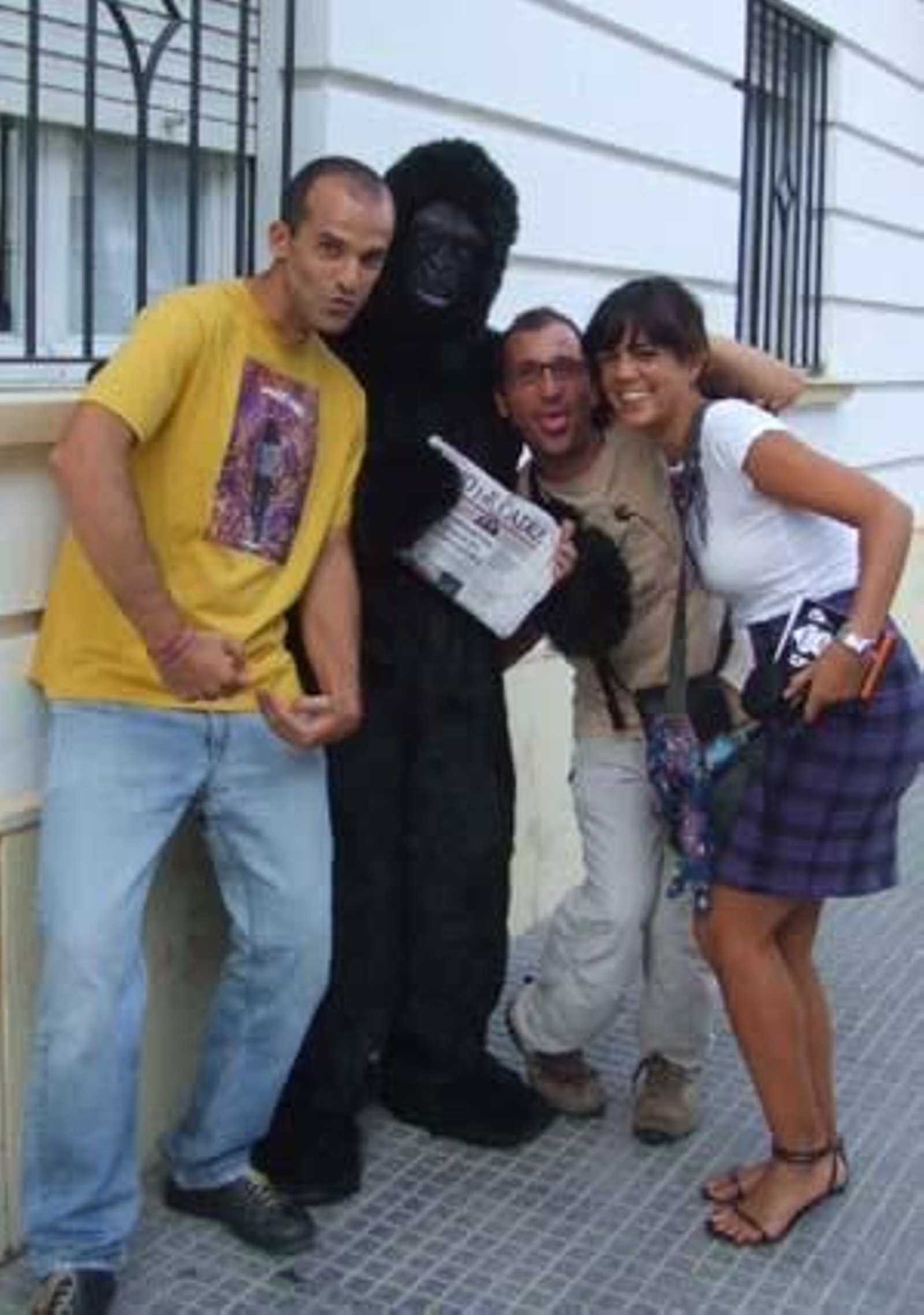 Iba para hombre, pero se quedó en mono. Eso sí, un mono muy leído, que va con su Diario a todas partes. Si te encontraste con nuestro particular monkey el sábado, búscate en esta galería. 

Foto: Senda