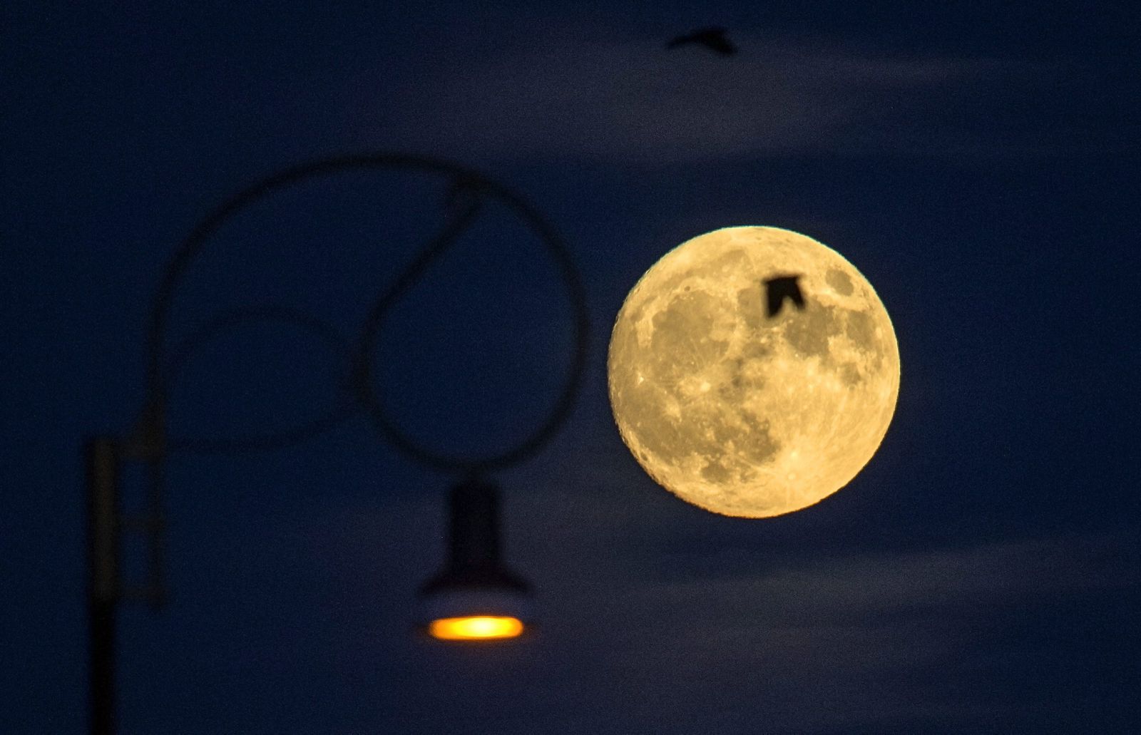 El fenómeno de la superluna se repite esta noche