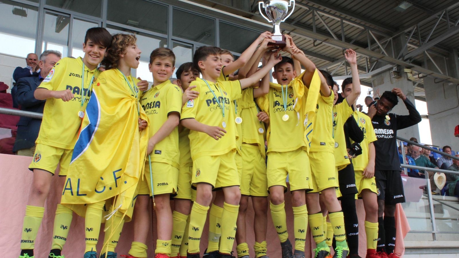 El Villarreal CF ganó el trofeo alevín en 2018.