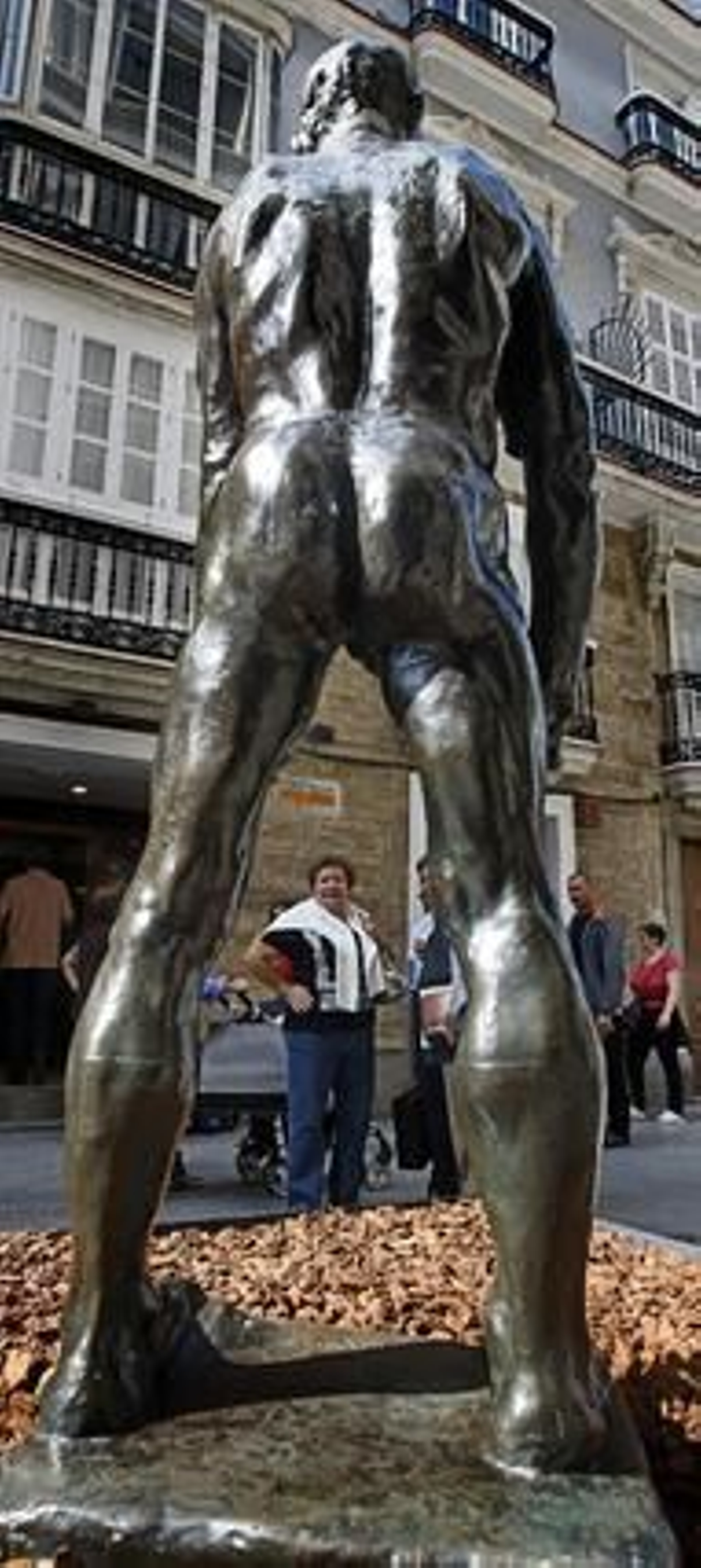 La calle Ancha acoge una exposición con siete de las obras más conocidas de Rodin. 

Foto: Julio Gonzalez