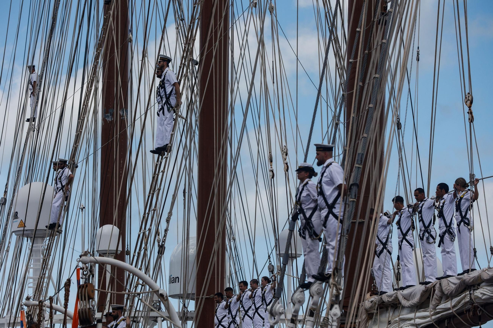 Fotos de la llegada de la Princesa Leonor a Salvador de Bahía a bordo del 'Elcano'