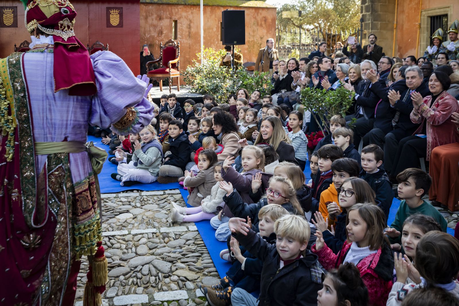 Los Reyes Magos son coronados un año más en el Alcázar de Jerez