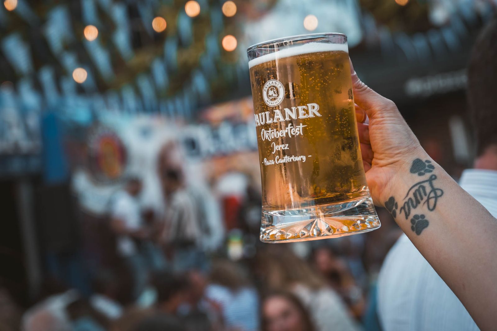 Búscate en las imágenes del viernes 27 de septiembre en el Oktoberfest de Plaza Canterbury en Jerez