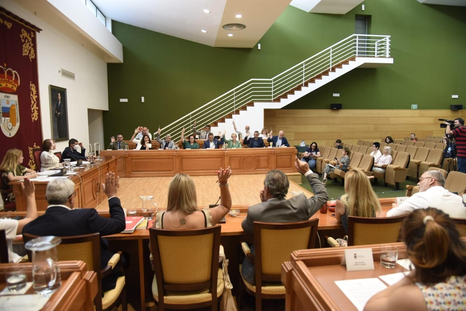 La alcaldesa, Margarita del Cid, ha presidido el Pleno de la Corporación.