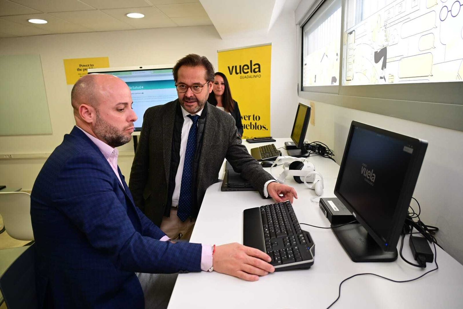 Antonio Granados y el alcalde de Ogíjares duranta la inauguración.
