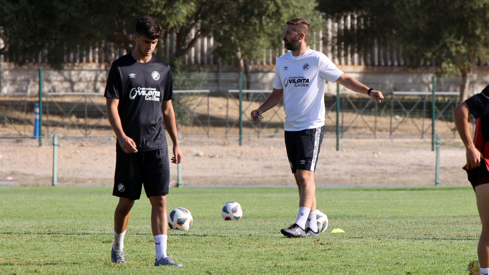 Imágenes del primer entrenamiento de pretemporada del Xerez DFC