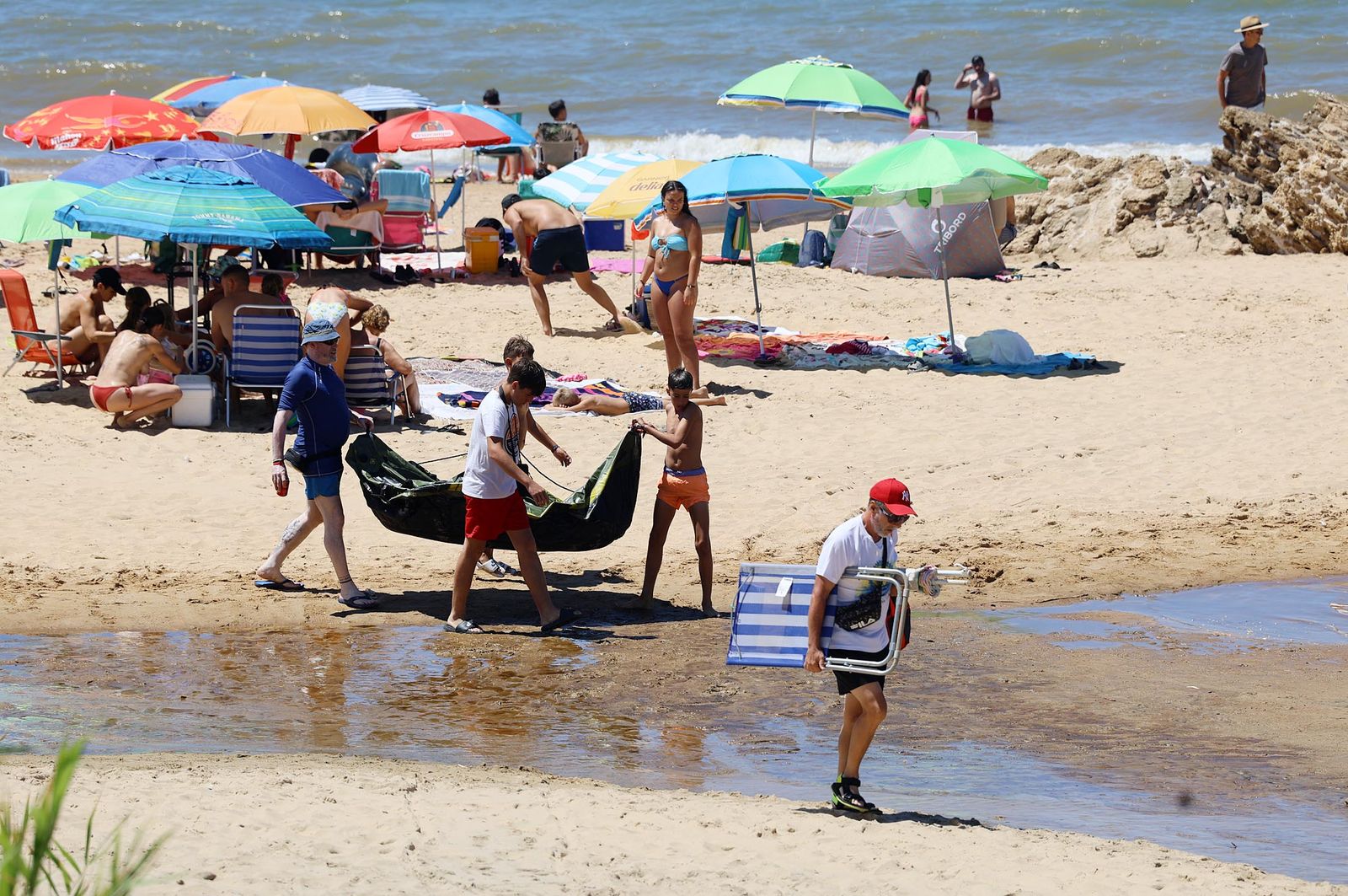 Imágenes de una maravillosa mañana de verano en las playas de la Torre del Loro y Mazagón
