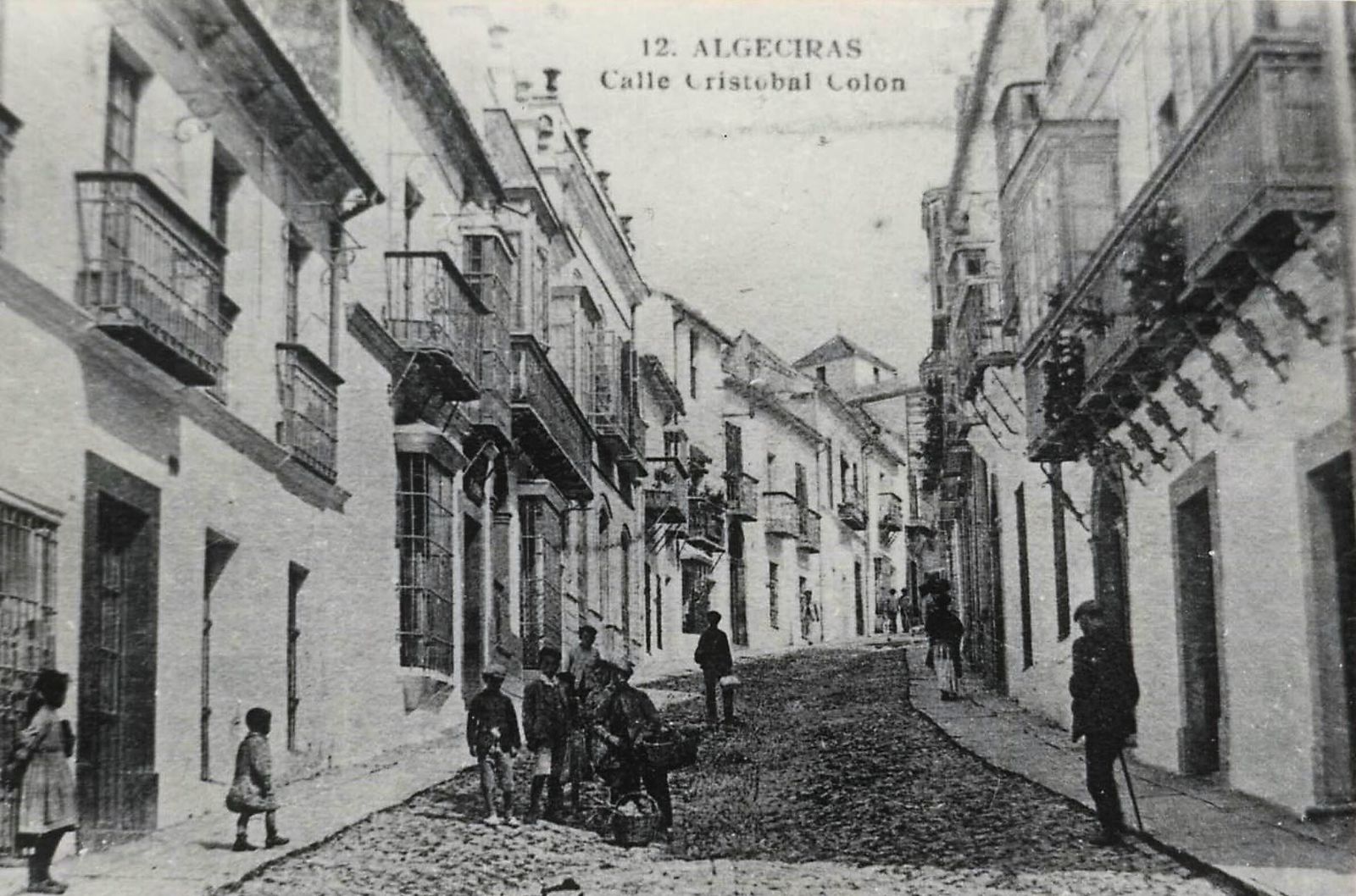 Calle Cristóbal Colón (Larga)