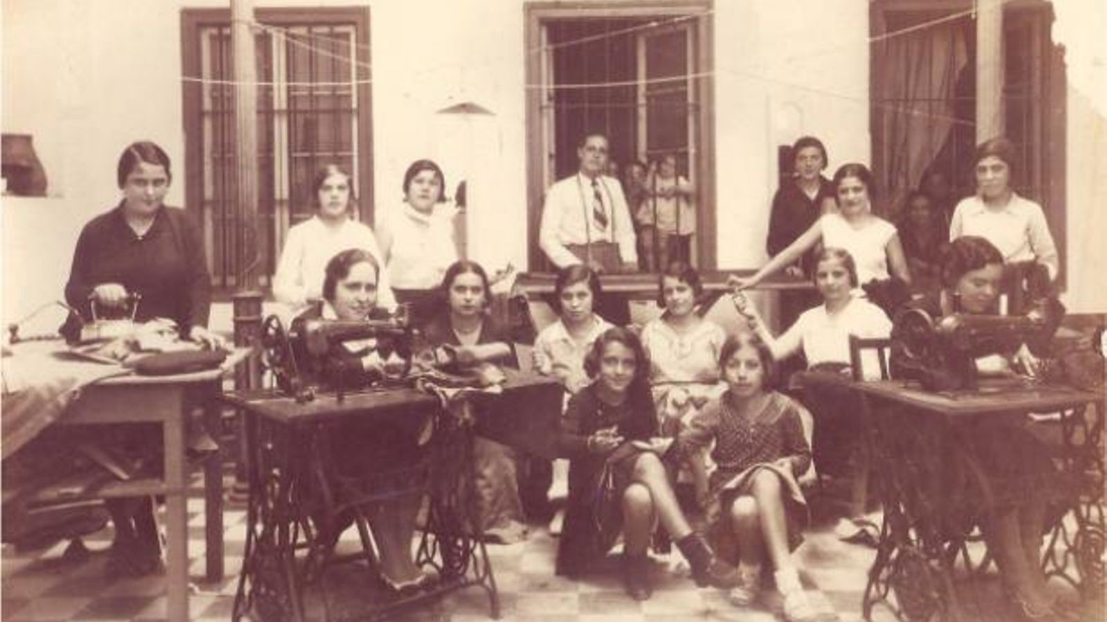 Sastrería La Escocesa en el año 1933.