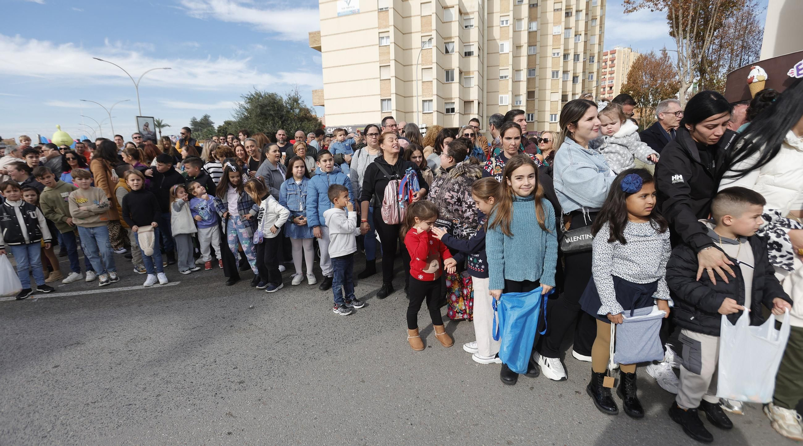 Fotos de la cabalgata de Reyes Magos 2025 en La Línea