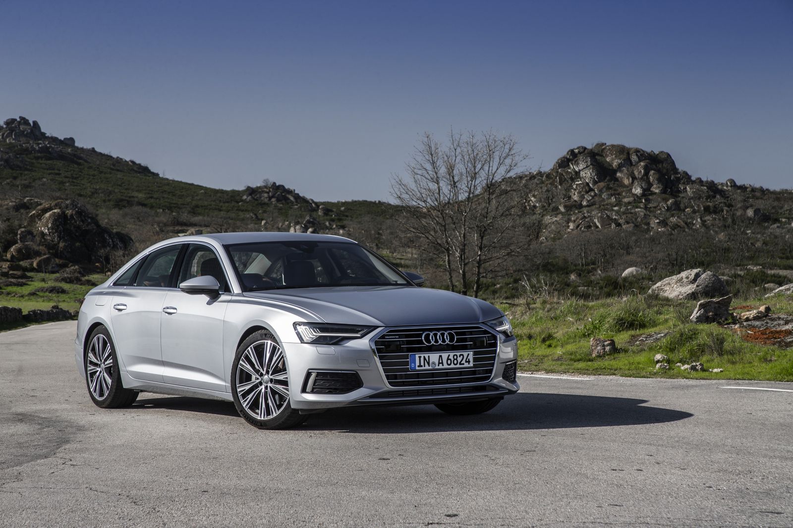 Nuevo Audi A6: Motores electrificados y hasta 39 ayudas de conducción