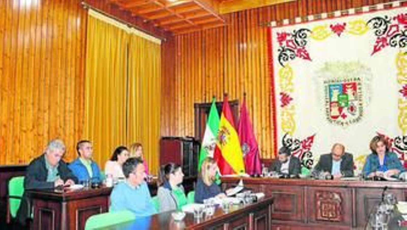 Los grupos políticos debaten esta propuesta de alcaldía en la sesión plenaria celebrada ayer.