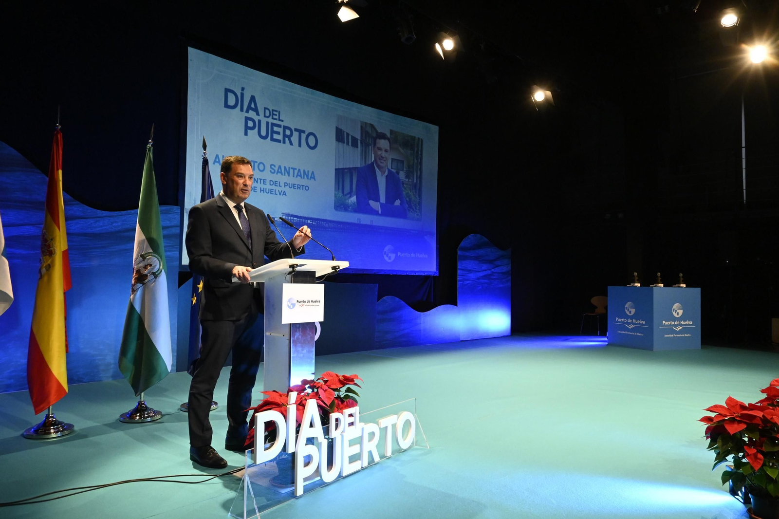 Imágenes del acto de celebración del Día del Puerto, en Huelva