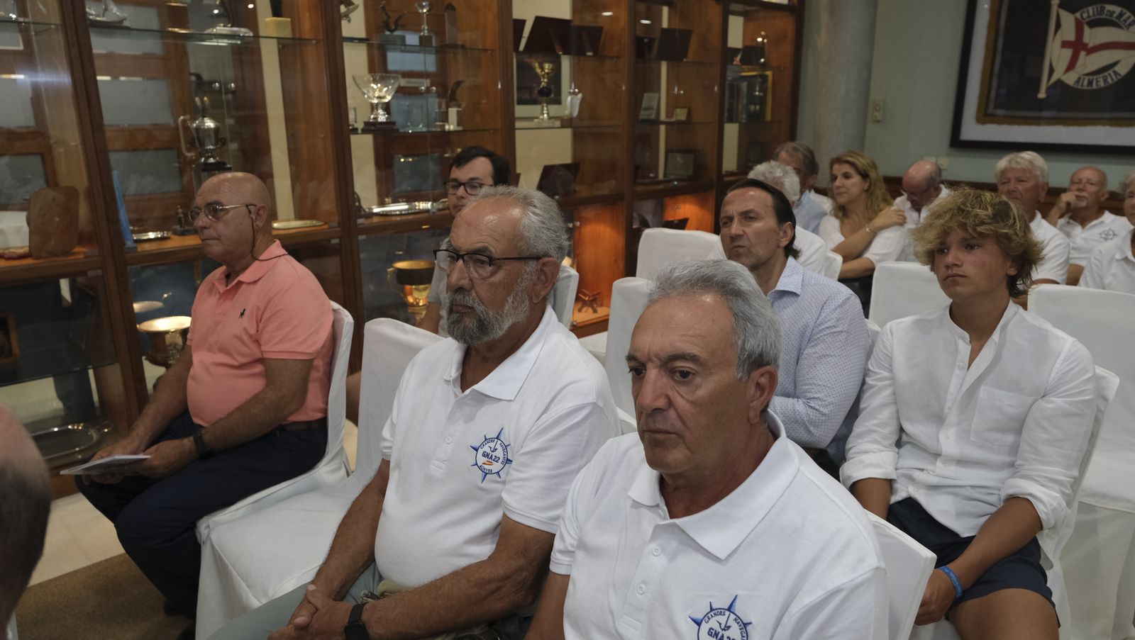 Imágenes de la visita de la Expedición Juan Sebastián Elcano al Club de Mar de Almería