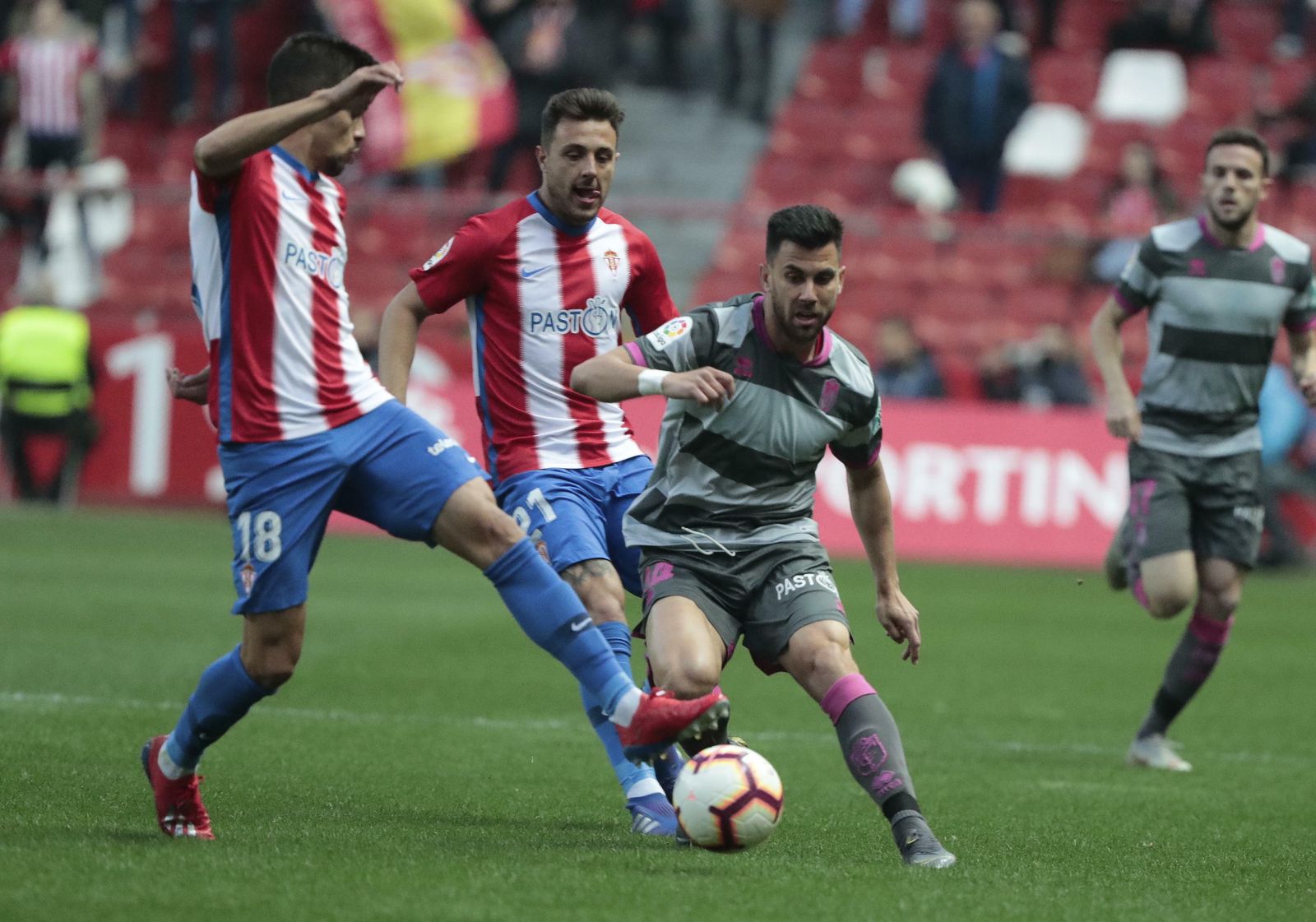 Las imágenes del Sporting de Gijón-Granada CF