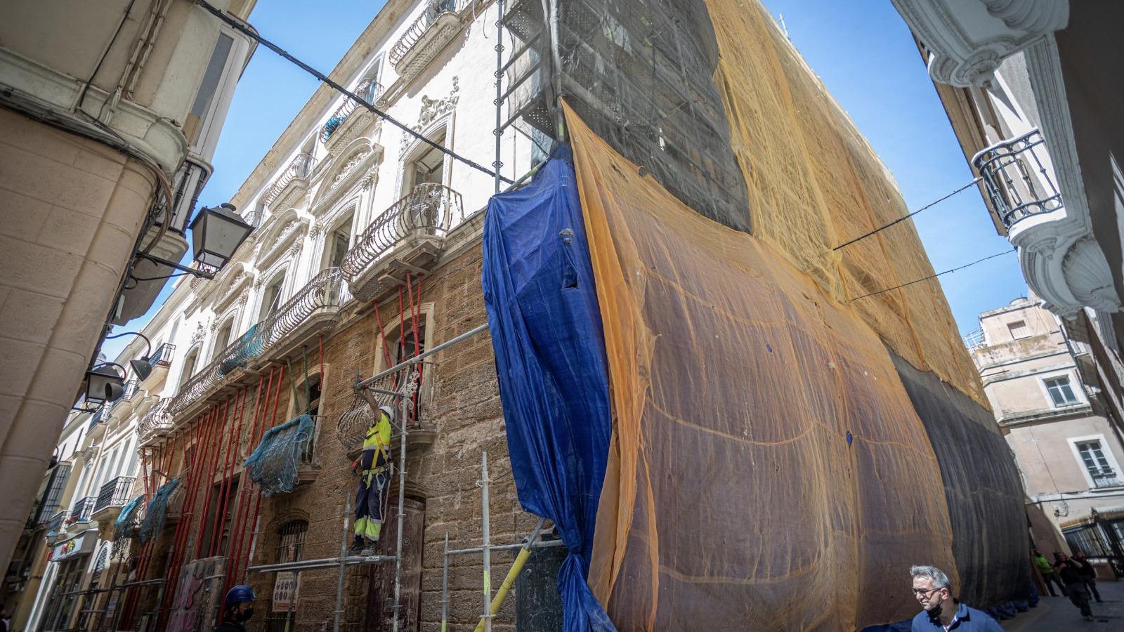 Las obras avanzan en el futuro hotel de Sagasta esquina con Tinte.