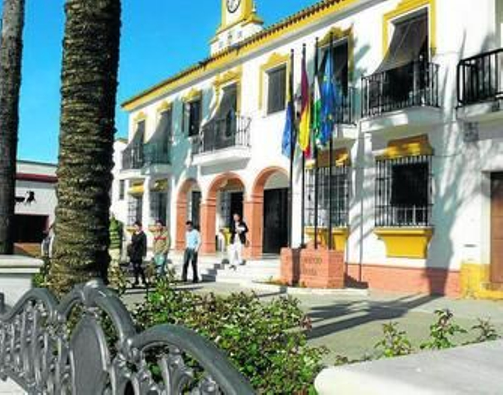 Fachada del Ayuntamiento de Villarrasa.