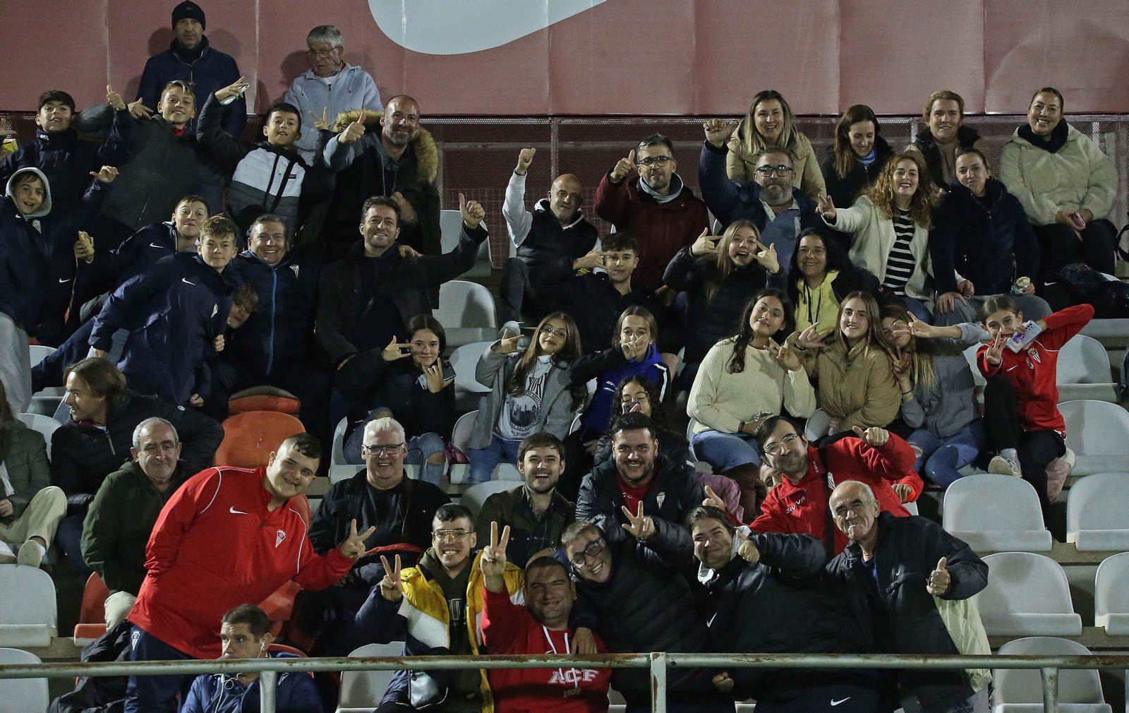 Búscate en el Nuevo Mirador durante el Algeciras - Atlético de Madrid B
