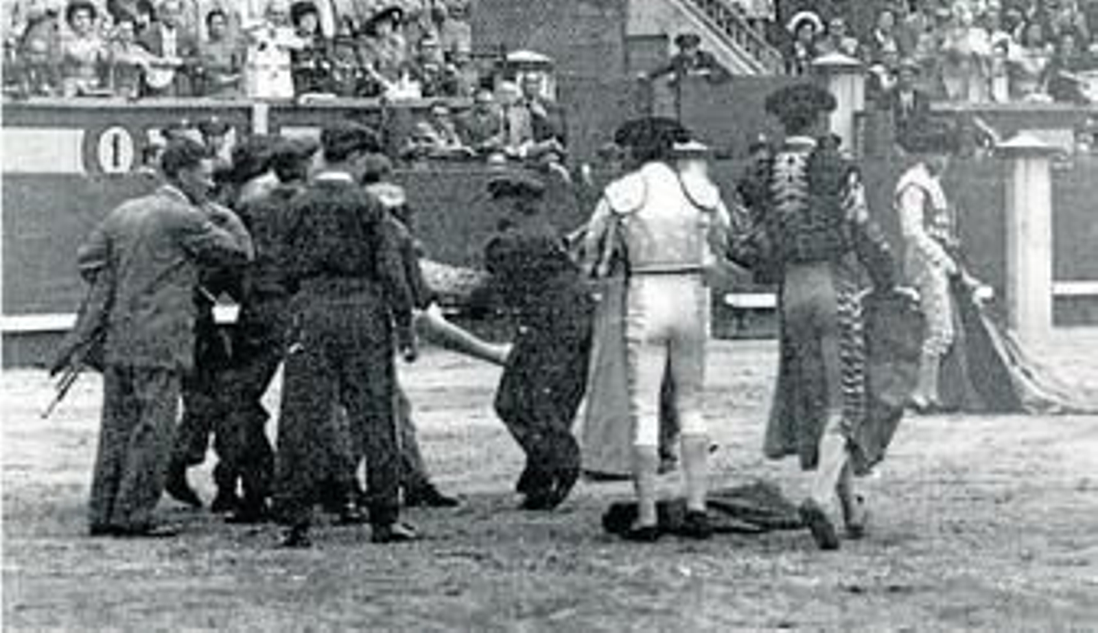 Imagen de la cogida mortal de Manolete.