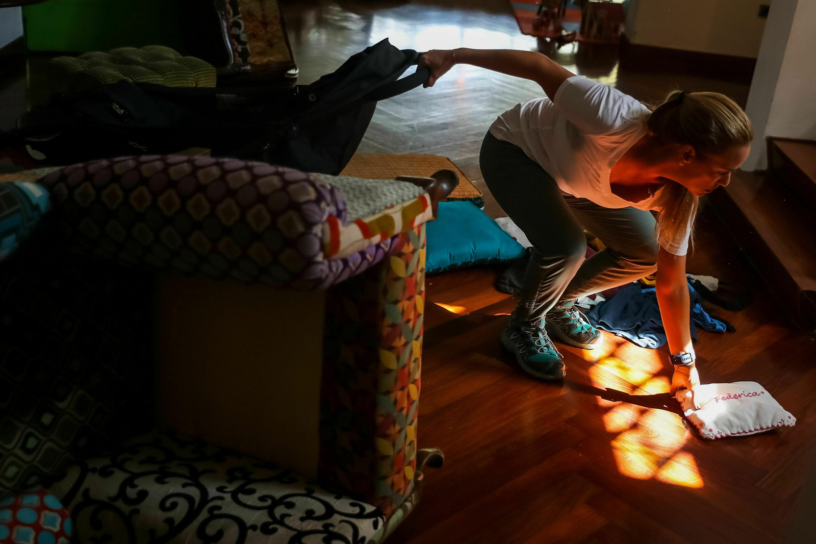 Interior de la casa del opositor Leopoldo López tras ser allanada y robada