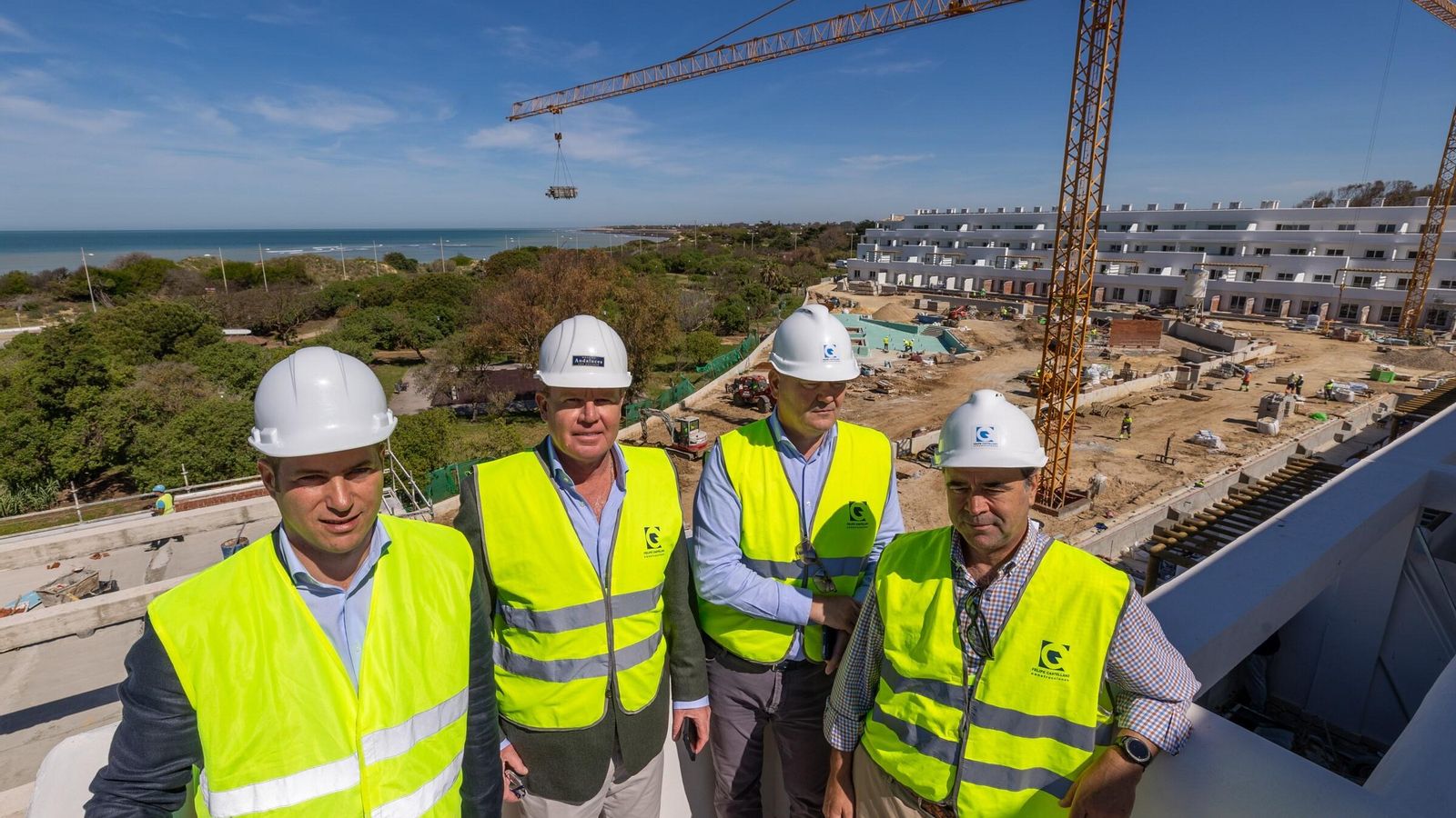 Stefaan de Clerck (segundo por la izquierda), junto a parte del equipo directivo de Hoteles Hace.