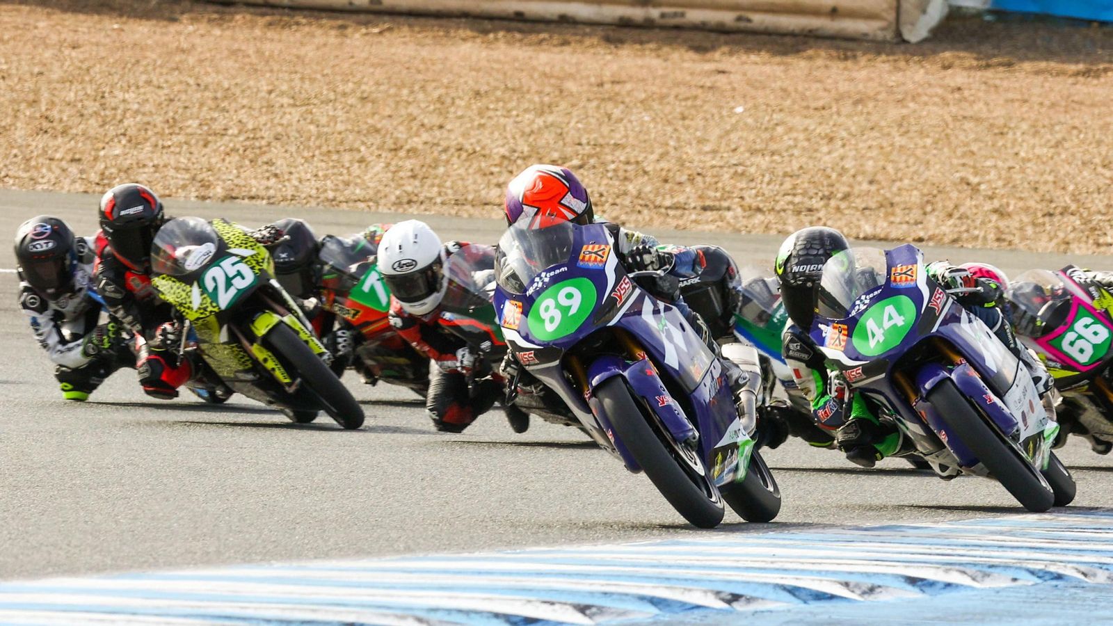 Más de 150 pilotos se han inscrito en la primera prueba del Campeonato de España de Superbike en Jerez.