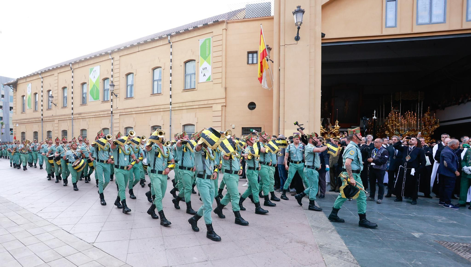 Mena y la Legión en su procesión del Jueves Santo en Málaga, en fotos Mena y la Legión en su procesión del Jueves Santo en Málaga, en fotos