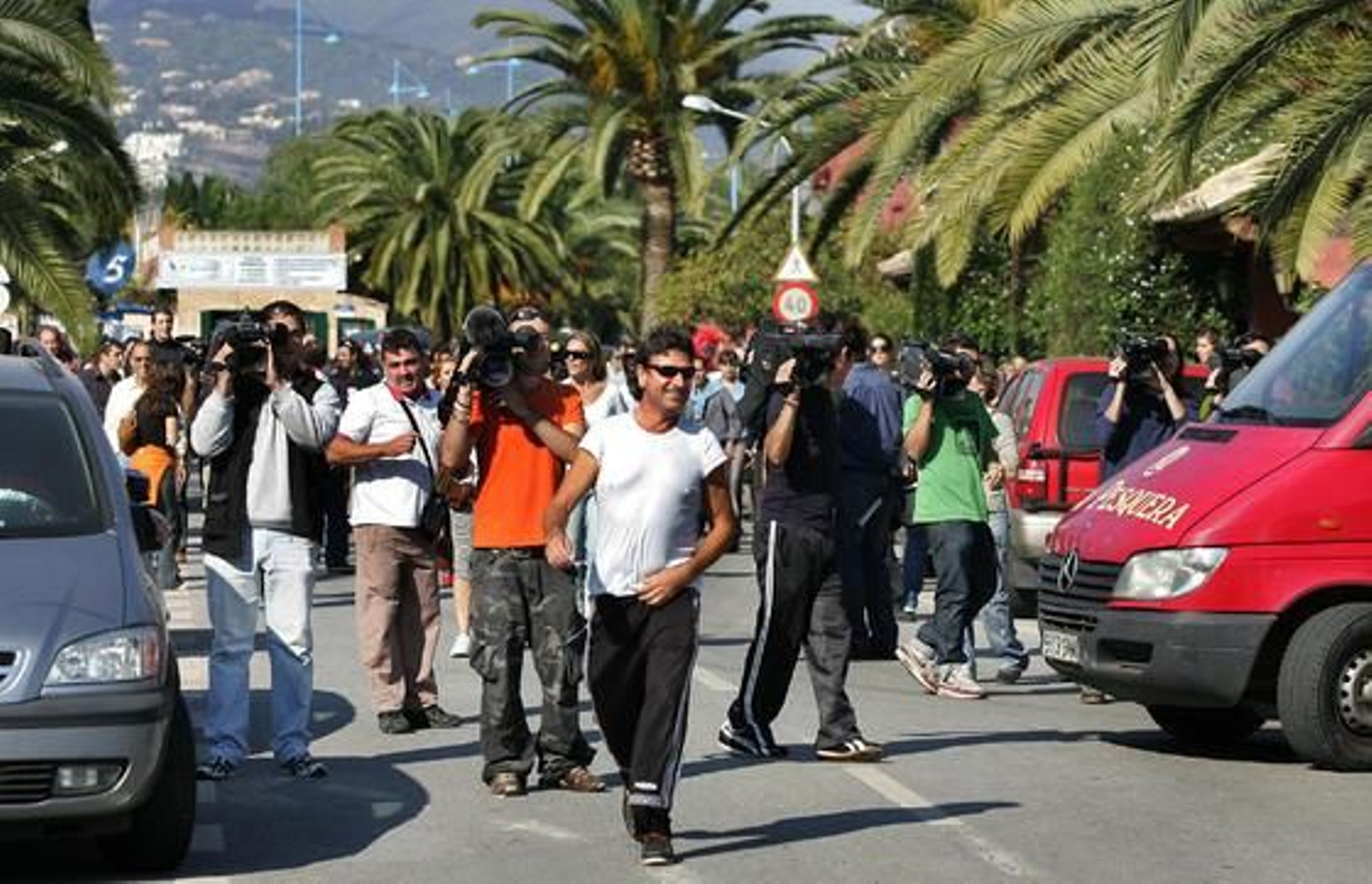 14-11-2006: Detención de Maite Zaldívar

Expectación ante el arresto de la exexposa de Julián Muñoz. También fue detenido el hermano de ésta, Jesús Zaldívar, acusado por blanqueo de capitales.