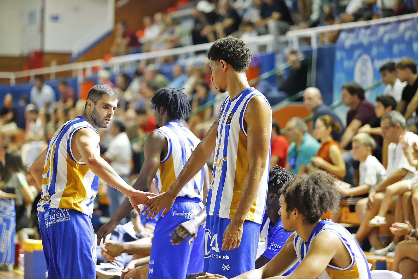 Imágenes del partido de baloncesto entre el Huelva Comercio Viridis y el Juventud Alcalá