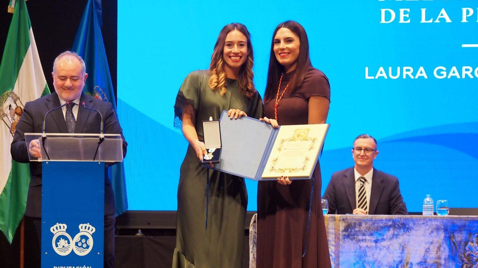 Laura García-Caro en el acto de entrega de las Medallas de Oro de la Provincia.