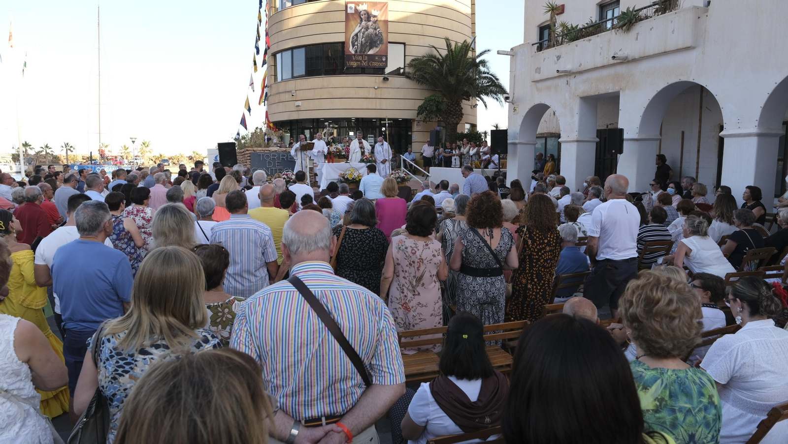 Procesión marinera de la Virgen del Carmen en Aguadulce