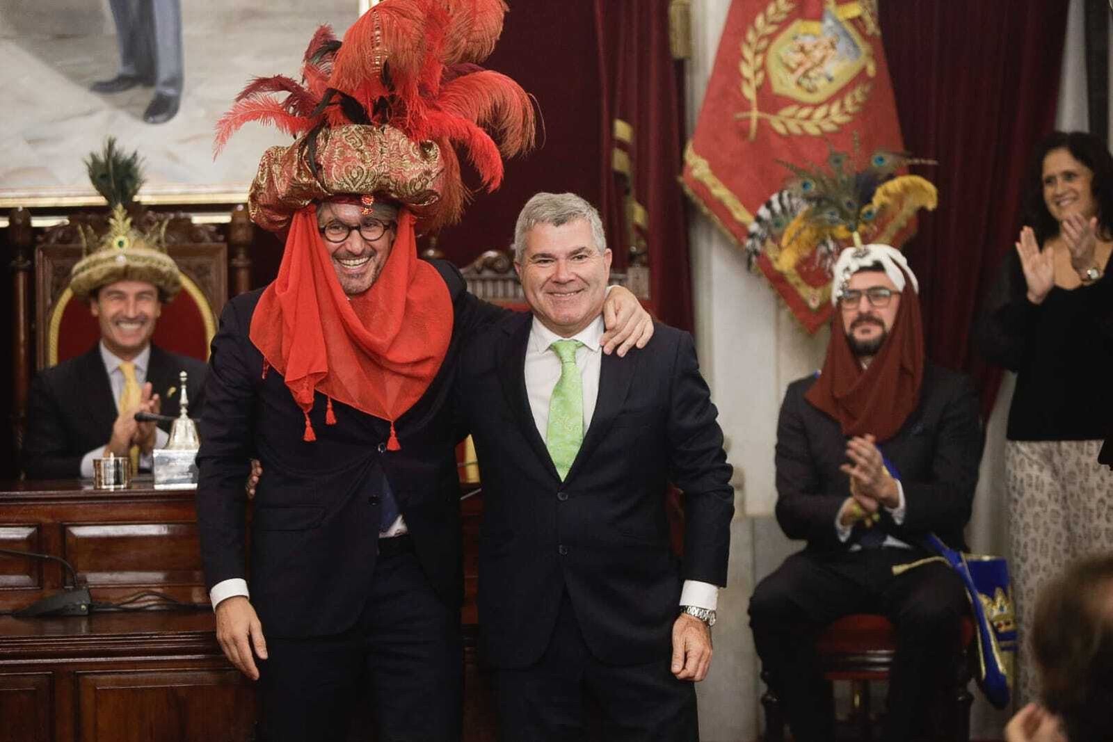 Navidad Cádiz 2022: Las imágenes del traspaso de coronas de los Reyes Magos, Cartero Real y Estrella de Oriente